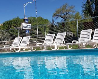 Stagecoach Inn & Suites - Dubois - Piscina
