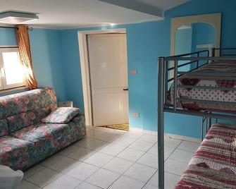 Casa Nancy # near Alassio # - Villanova d'Albenga - Sala de estar