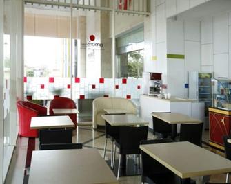 Amaris Hotel Mangga Dua Square - Τζακάρτα - Εστιατόριο