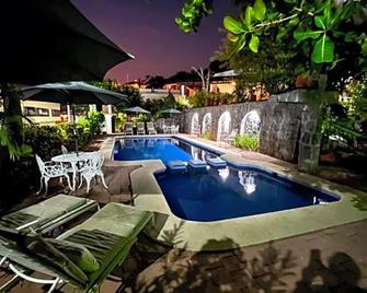 Hotel Villas Ema - Zihuatanejo - Pileta