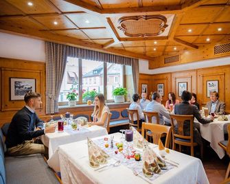 Hotelgasthof Bayerischer Hof - Sulzbach-Rosenberg - Restaurant