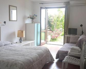 Poggio Sambuco - Viagrande - Schlafzimmer