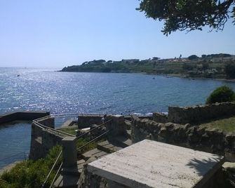 Villa Mg Hotel - Santa Marinella - Вигляд зовні