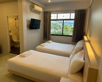 The First One Hotel - Betong - Bedroom