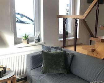 4-bett-haus Johannes - Ferienhaus Vulkaneifel - Deudesfeld - Wohnzimmer