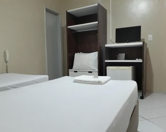Hotel Pio - טרסינה - חדר שינה