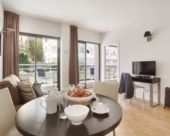 Appart'hôtel Odalys Les Hauts De La Principaute - Beausoleil - Comedor