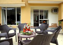 Luxury Aloha Apartments - Rishikesh - Patio