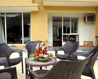 Luxury Aloha Apartments - Rishikesh - Patio
