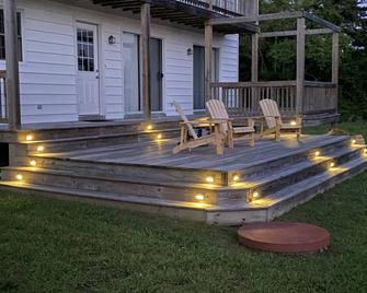 Spacious waterfront home with dock and sunset view - Kilmarnock - Patio