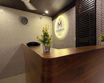 Hotel Meriton Star Ulhasnagar - Ulhasnagar - Recepción