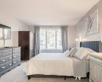 Ocean City Gateway: Modern 4BR/2.5BA home, dog friendly - Ocean Pines - Bedroom