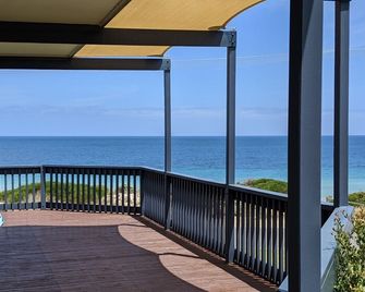 Sandy Feet 31 Gold Coast Drive - Normanville - Balcony