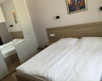 La Casa Hotel - Tsigov Chark - Bedroom
