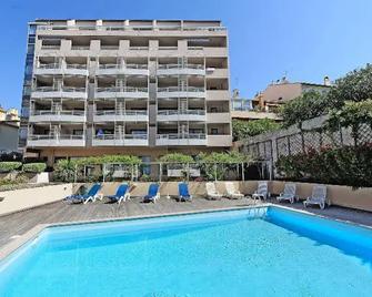 Les Felibriges - Cannes - Piscine