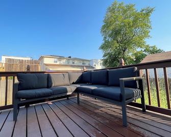 Stayca Spacious Suite 4-Bedroom Apartment In Queens Near Jfk - Queens - Balcony
