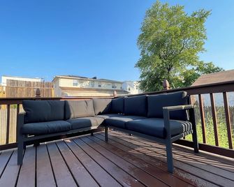 Stayca Spacious Suite 4-Bedroom Apartment In Queens Near Jfk - קווינס - מרפסת