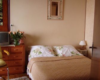 T1 with an extraordinary view, terrace not overlooked, shops 5min - Menton - Schlafzimmer