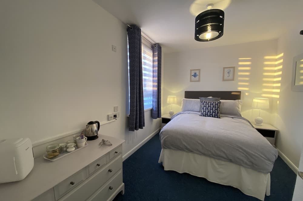 Room by the beach! - توركي - غرفة نوم