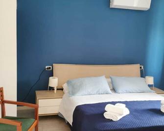 B&B Crispino - Belvedere Marittimo - Camera da letto