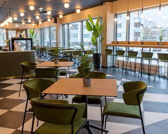 Ring Spa Hostel - טאלין - מסעדה