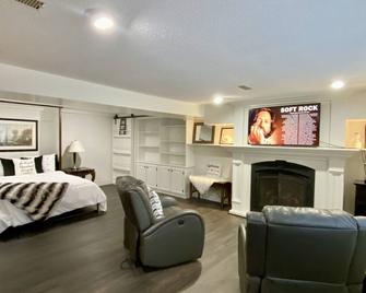 Hockley Valley River edge Condo #4 - Minutes To Hockley Ski Resort & Winery - Orangeville