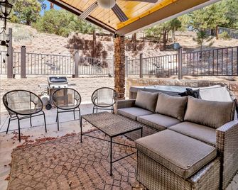 Circle Views by Big Bear Vacations Walk To Lake Boulder Bay Chalet - Big Bear Lake - Patio