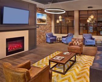 Scholar Morgantown, Tapestry Collection by Hilton - מורגנטאון - טרקלין