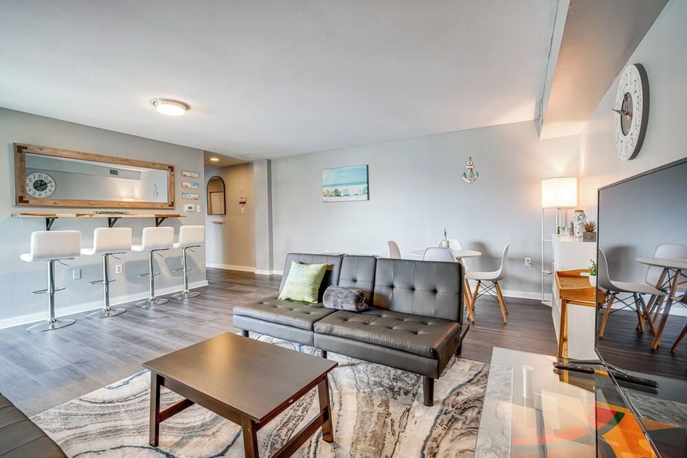 Walk to Casino Condo with Balcony in Atlantic City! - אטלנטיק סיטי - סלון