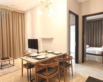 Menteng Park Exclusive Emerald - Yakarta - Comedor