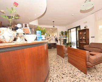 Hotel Urbinati - Bellaria-Igea Marina - Hall