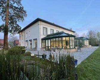 Logis - Hotel Restaurant La Sapinière - Saint-Omer - Bâtiment
