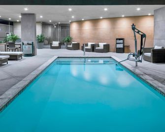 Hampton Inn & Suites Los Angeles/Hollywood - Los Angeles - Piscine