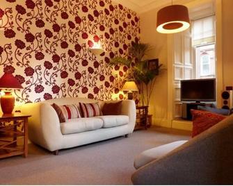 West George Street Apartment - Glasgow - Living room