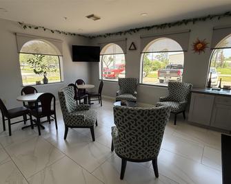 Americas Best Value Inn La Porte - La Porte - Eetruimte