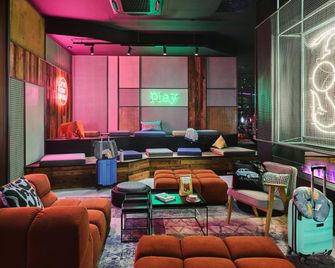 Moxy Warsaw City - ורשה - טרקלין