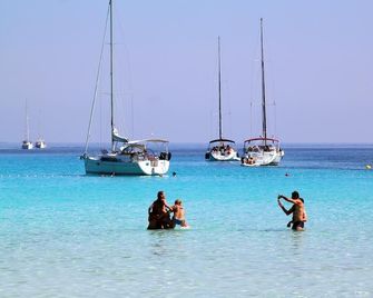 Apartments with parking space Sali, Dugi otok - 8153 - Sali
