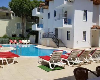Tolan Apartments - İçmeler - Pool