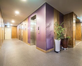 Champion Hotel - Ciudad de Jeju - Pasillo