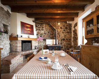 Apartment 'Casa Silvia ll' with Lake View, Wi-Fi & Garden - Torri Del Benaco - Essbereich