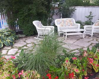 هيستوريك ويلسون-جاي هاوس - نياغرا ليك - شرفة مرصوفة