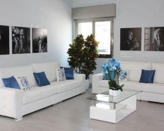 Hostal Cervantes Playa - Garrucha - Sala de estar
