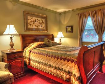 Los Gatos Bed & Breakfast - Penn Yan