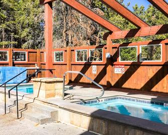 Pine Ridge Condominiums - Breckenridge - Bể bơi