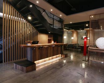 No. 9 Hotel - Jiaoxi Township - Front desk