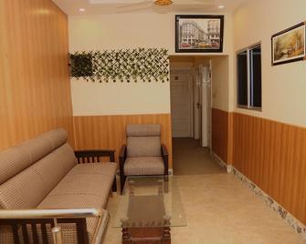 Swiss Cottage Luxury Living - Islamabad - Living room