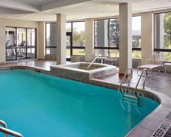Courtyard by Marriott Mississauga-Airport Corporate Centre West - Mississauga - Pool