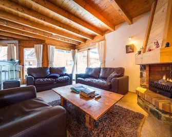 Hôtel et Chalet Au Coin Du Feu Chilly Powder - Morzine - Living room