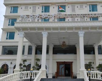 Captains Crown Hotels & Resorts - Kushālnagar - Building