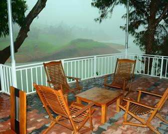 The Castlereagh Resort - Hatton - Balcony